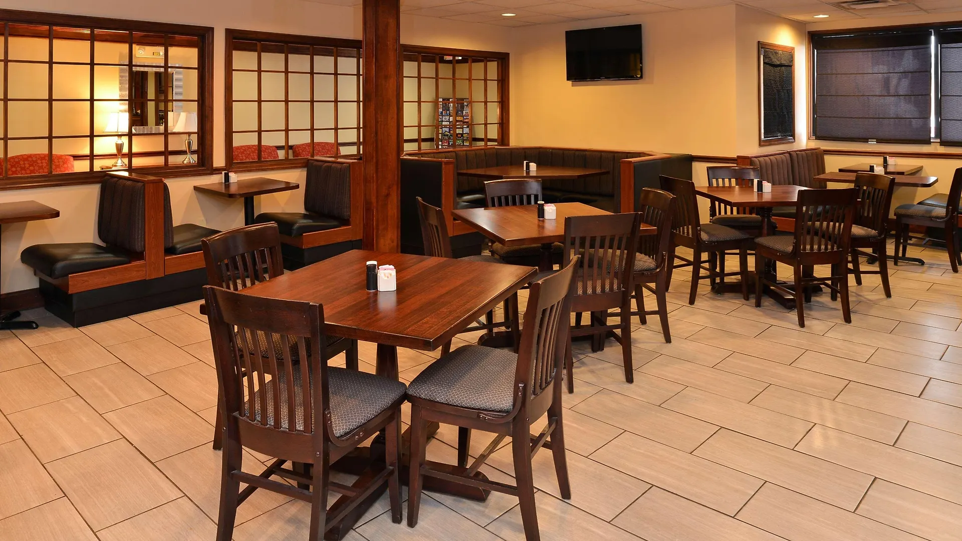 Best Western Louisville East Inn & Suites