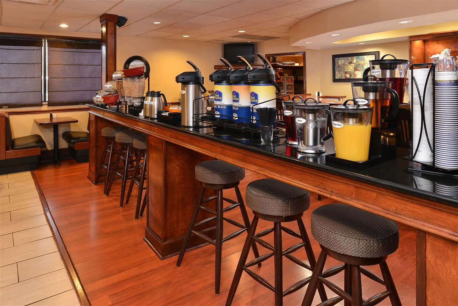 Best Western Louisville East Inn & Suites