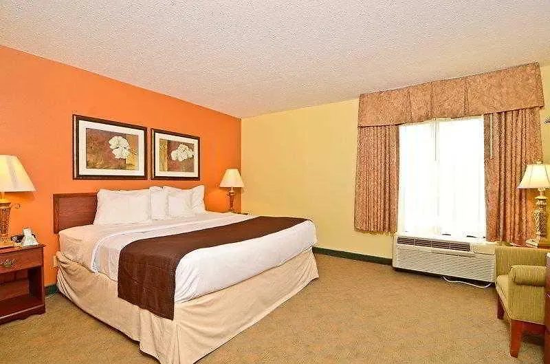 Best Western Louisville East Inn & Suites 3*,